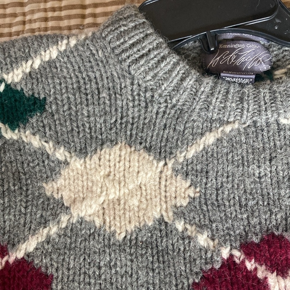 Vintage Lord and Taylor 100% wool gray argyle sweater - Picture 4 of 4